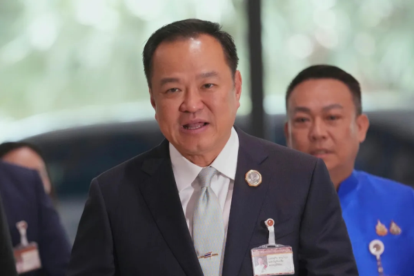 股壹佰 阿努廷当选泰国新总理